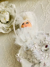 Carica l&#39;immagine nel visualizzatore di Gallery, Mini Doll Little White
