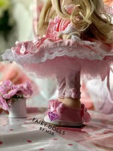 Carica l&#39;immagine nel visualizzatore di Gallery, Baby Rosy Cupcake
