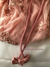 Carica l&#39;immagine nel visualizzatore di Gallery, Pochette ispirazione vintage sartoriale rosa
