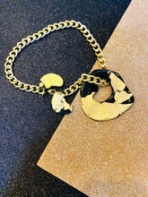 Load image into Gallery viewer, Gold Design Necklace
