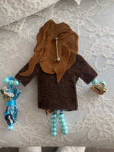 Load image into Gallery viewer, Doll Mini Pin Umbrella Pochette
