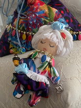 Load image into Gallery viewer, Doll Mini Pin Fiorellina Pochette
