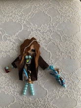 Carica l&#39;immagine nel visualizzatore di Gallery, Doll Mini Pin Umbrella Pochette
