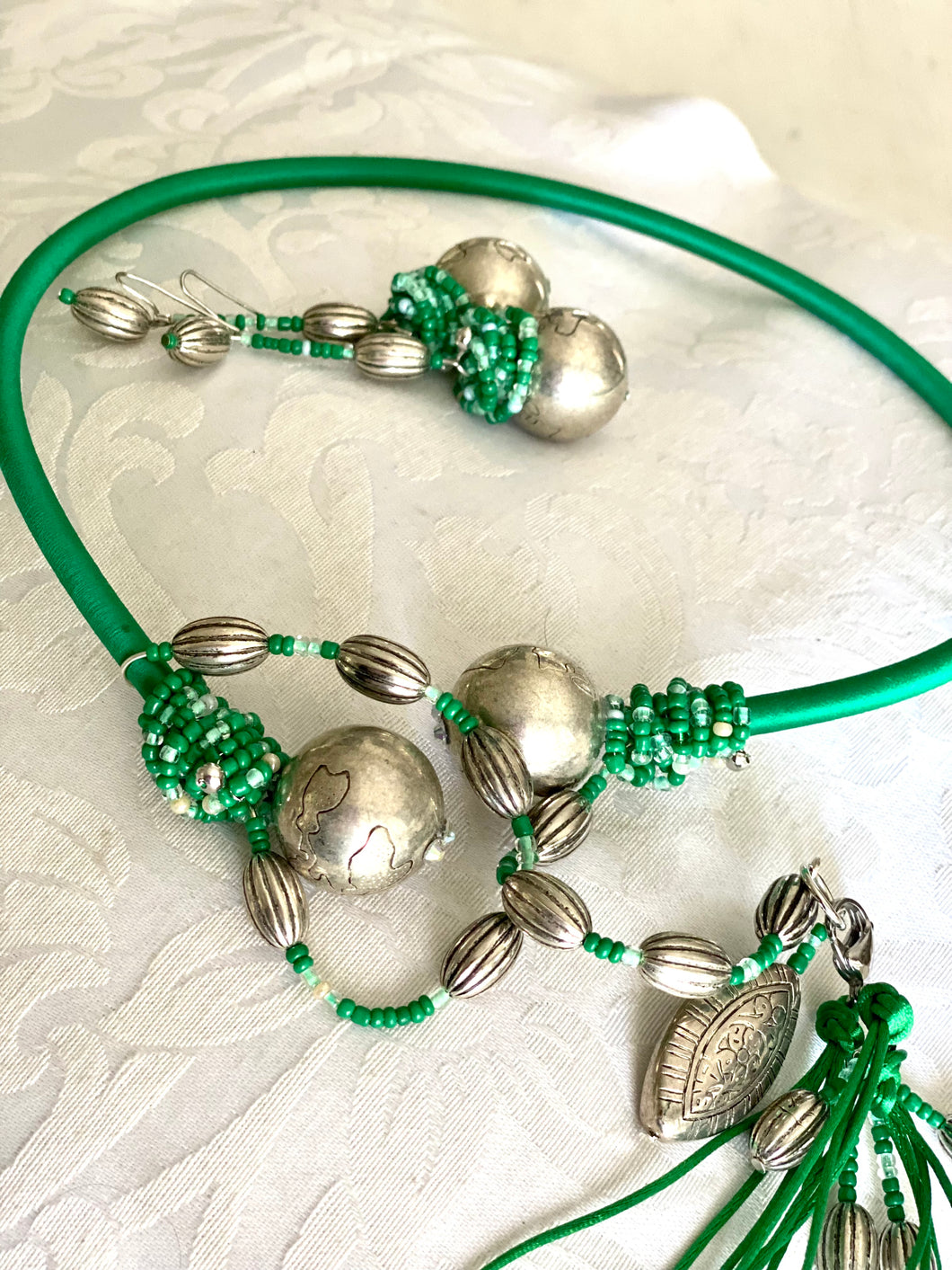Green Choker Necklace - Casual Color