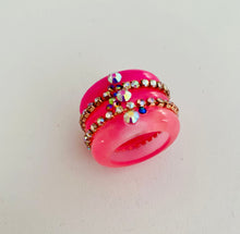 Load image into Gallery viewer, Pink Resin Triple Ring
