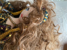 Carica l&#39;immagine nel visualizzatore di Gallery, Doll Fashion Chic Annabella
