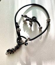 Carica l&#39;immagine nel visualizzatore di Gallery, Collier zebra con orecchini ed anello
