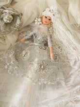Carica l&#39;immagine nel visualizzatore di Gallery, Doll Princess White Through
